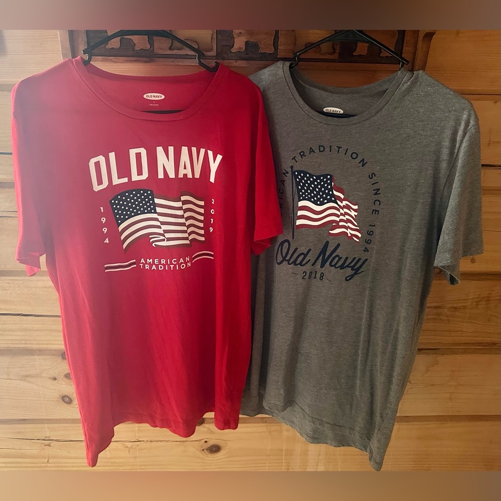 Old Navy 1 Red Flag 1 Gray T-shirts Set women’s Large